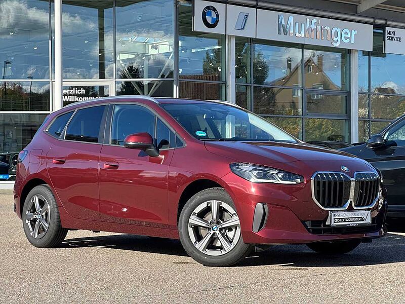 BMW 220i ActiveT. HUD PanoDach SurView. LiveProf. AHK 220 Active Tourer Bluetooth Navi LED Klima PDC el. Fenster