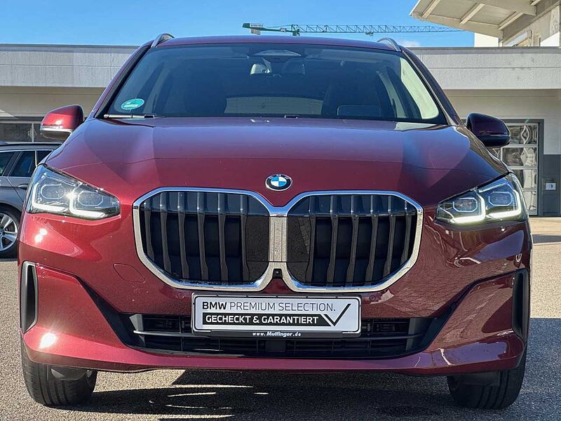 BMW 220i ActiveT. HUD PanoDach SurView. LiveProf. AHK 220 Active Tourer Bluetooth Navi LED Klima PDC el. Fenster