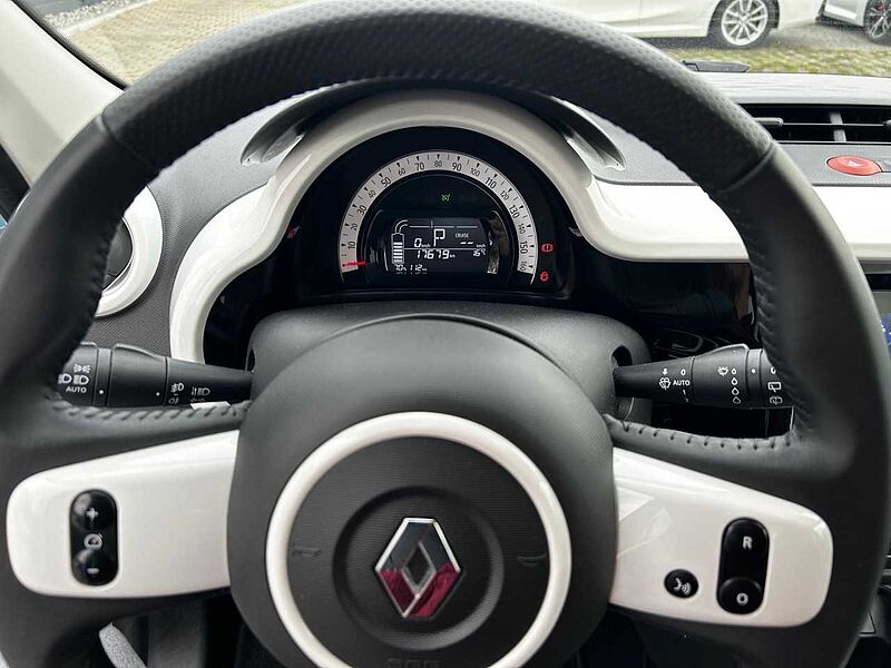 Renault Twingo Electric Techno Sitzh. Kamera Klima Apple Bluetooth Navi Einparkhilfe el. Fenster