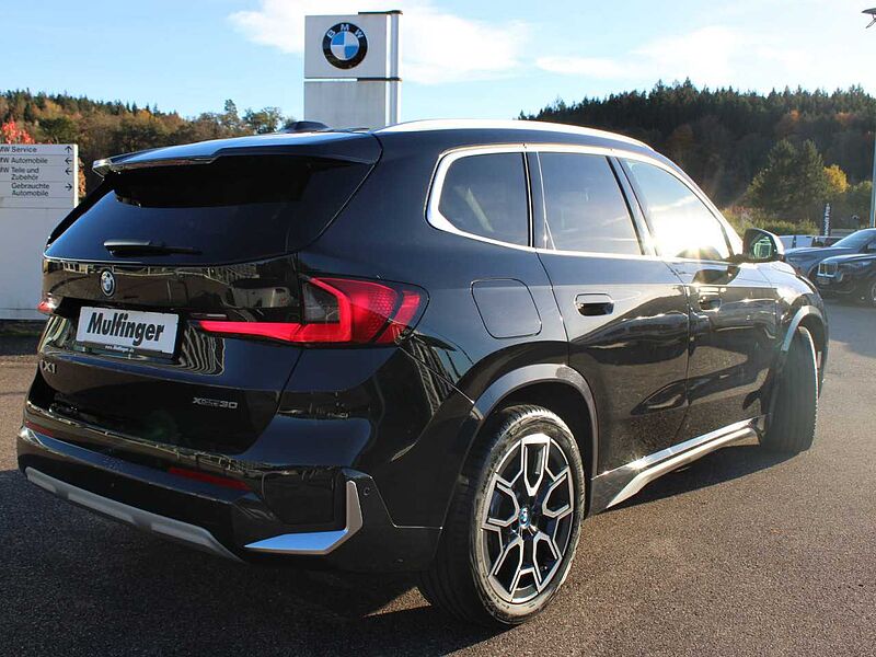 BMW iX1 x30 xLine HUD ACC LiveProf. SurView Ad-LED