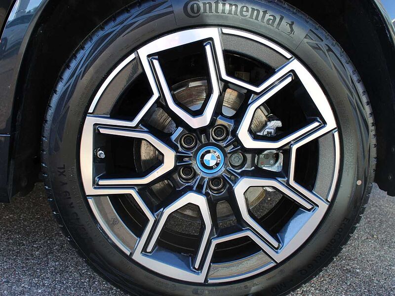 BMW iX1 x30 xLine HUD ACC LiveProf. SurView Ad-LED