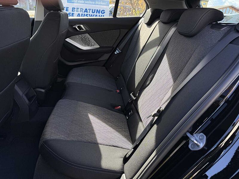 BMW 120 Kamera Sitzheizung ACC LED Navi Klima PDC el. Fenster