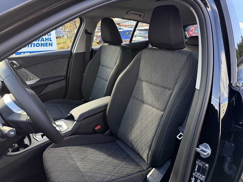 BMW 120 Kamera Sitzheizung ACC LED Navi Klima PDC el. Fenster