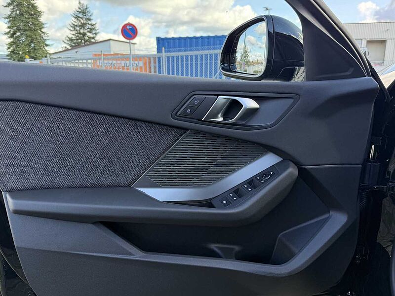 BMW 120 Kamera Sitzheizung ACC LED Navi Klima PDC el. Fenster