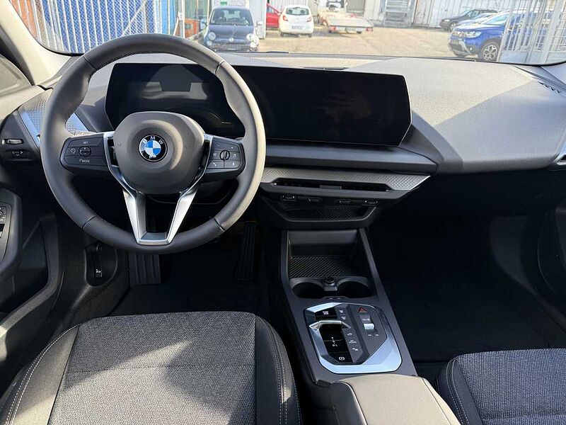 BMW 120 Kamera Sitzheizung ACC LED Navi Klima PDC el. Fenster