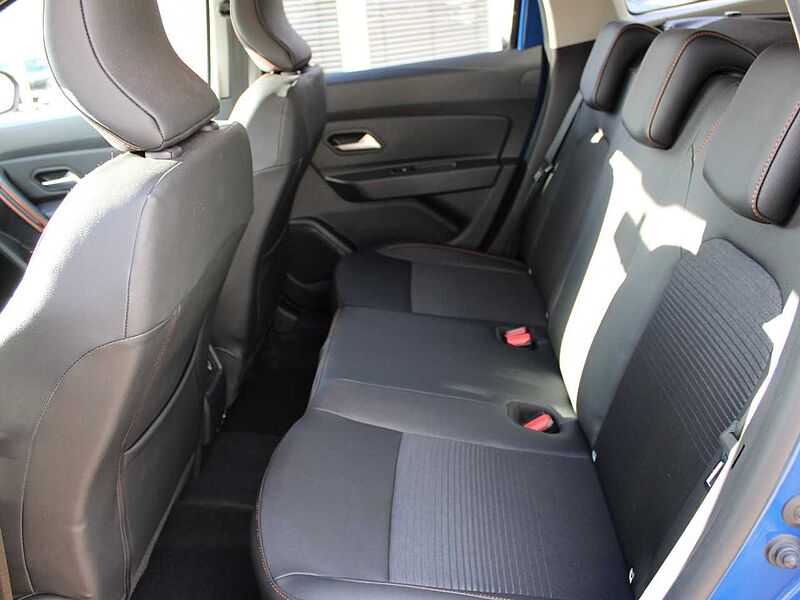 Dacia Duster TCe 130 Extreme AHK Navi LED Sitzheiz.