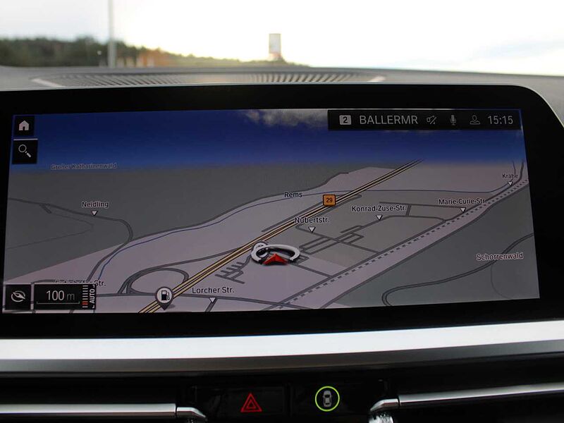 BMW 330i Lim xDrive MSport AHK Standhzg HiFi Glasd 330