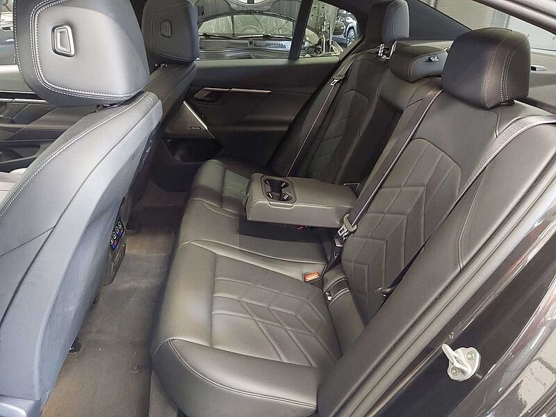 BMW 540d xDr. M Sport Pro PanoD. Standh. AHK ACC HUD HK 540 Sportpaket Bluetooth Navi LED Vollleder Klima Standhzg PDC el. Fenster