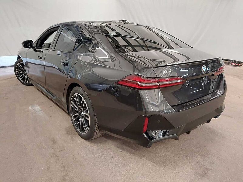 BMW 540d xDr. M Sport Pro PanoD. Standh. AHK ACC HUD HK 540 Sportpaket Bluetooth Navi LED Vollleder Klima Standhzg PDC el. Fenster