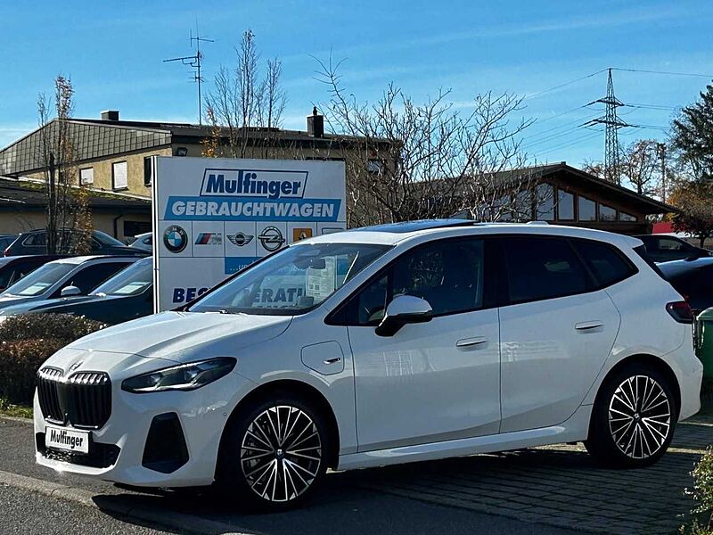 BMW 230e xDr. AT. M Sport HUD ACC SuView H/K PanoD.19' 230 Active Tourer PanoD.19' Sportpaket Bluetooth Navi LED Klima Standhzg PDC el.