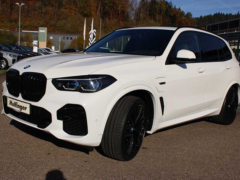 BMW X5 x45e M Sitz PanoD. B+W 360° Laser Luft Sitzbel