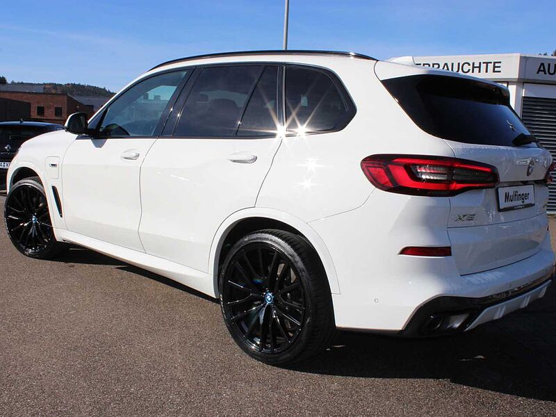 BMW X5 x45e M Sitz PanoD. B+W 360° Laser Luft Sitzbel