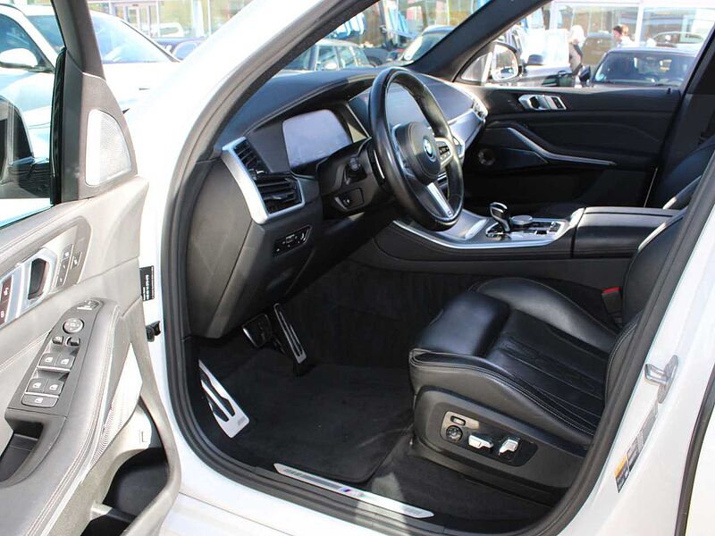 BMW X5 x45e M Sitz PanoD. B+W 360° Laser Luft Sitzbel