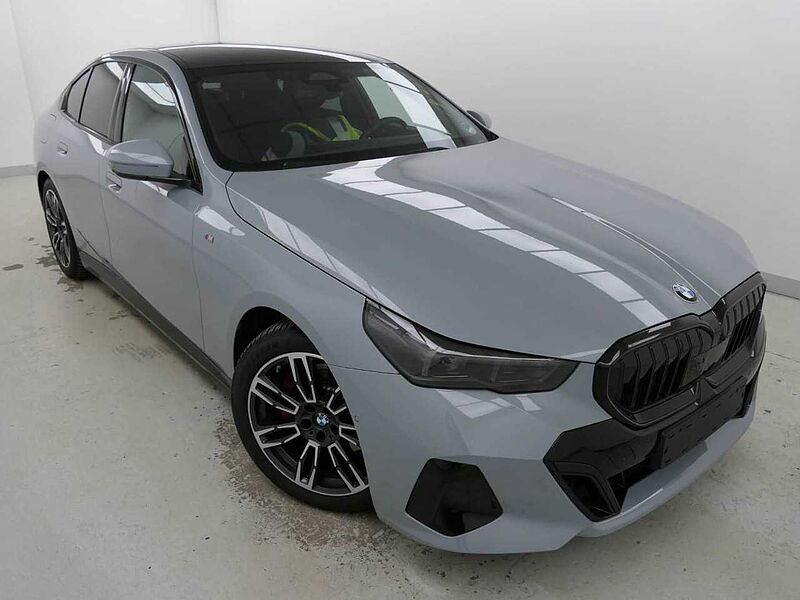 BMW 520d xDr. M Sport Pro PanoD. Standh. KomfSitze+Bel. 520 Sportpaket Bluetooth HUD Navi LED Vollleder Klima Standhzg PDC el. Fenster